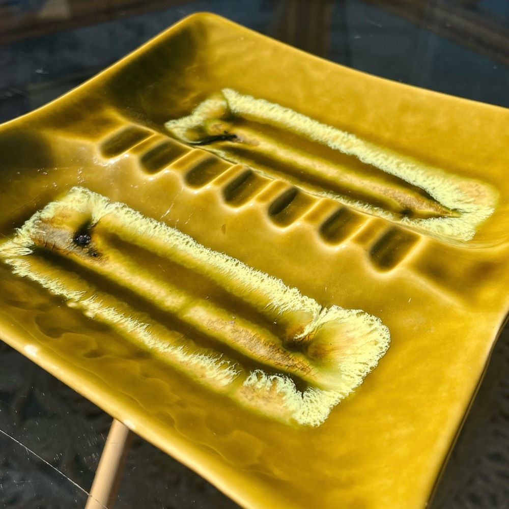 ☾ 8” x 8” 1960’s ashtray ~ avocado green. 🥑✨